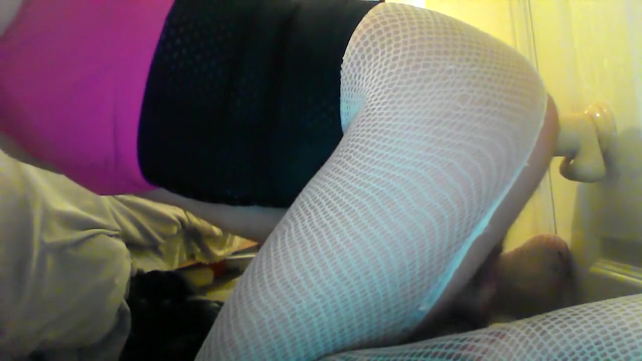teen 18+ slut stretches her tight ass with a dildo