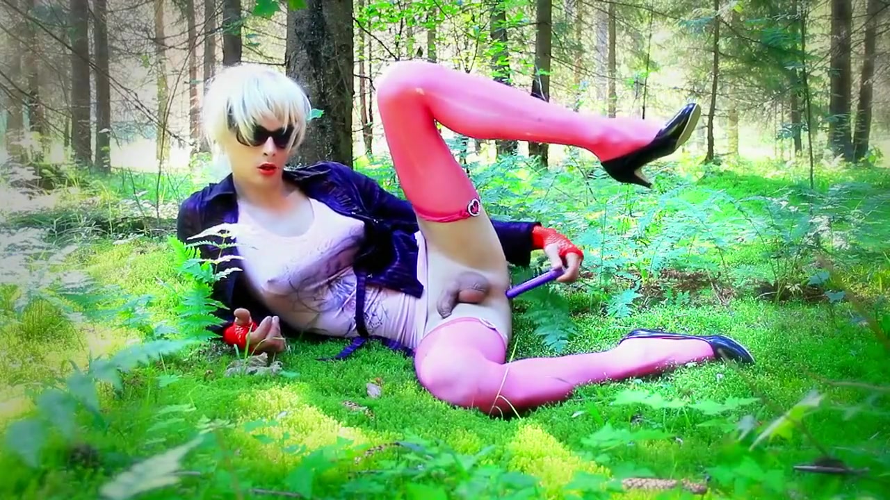 Anal Play In The Woods