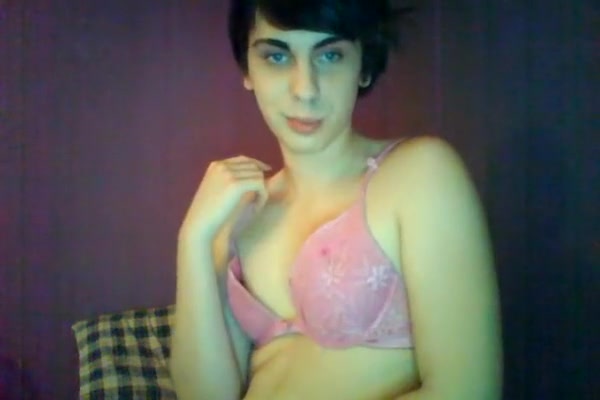 Tgirl playing on cam