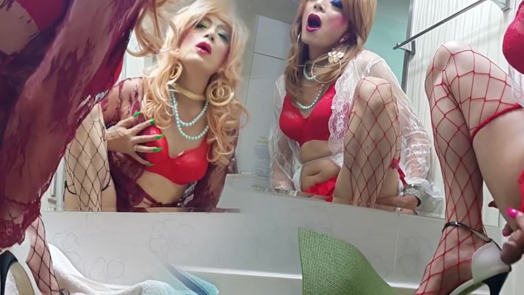 Sissy niclo solo masturbation