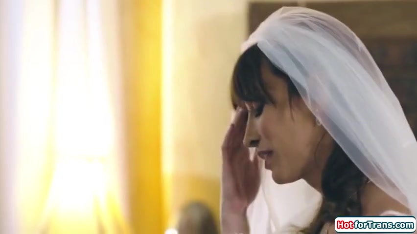 Busty Ts Bride Fucks Small Tits Photographer With Korra Del Rio