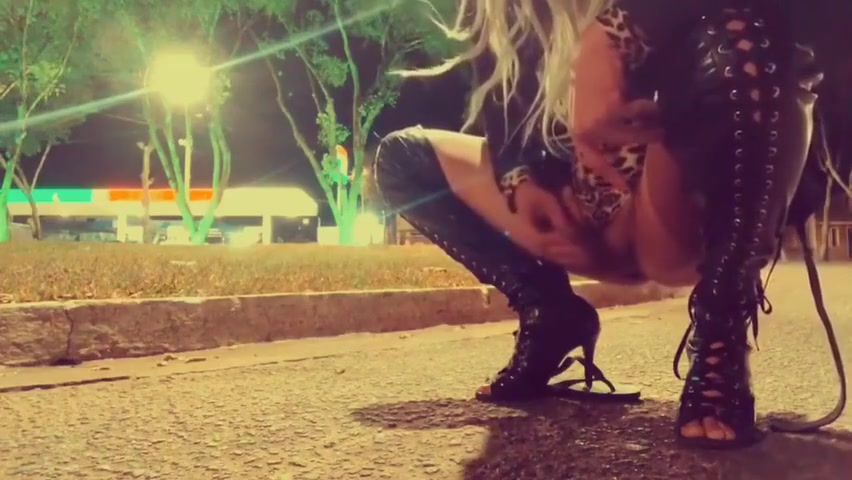 Public Cumshot