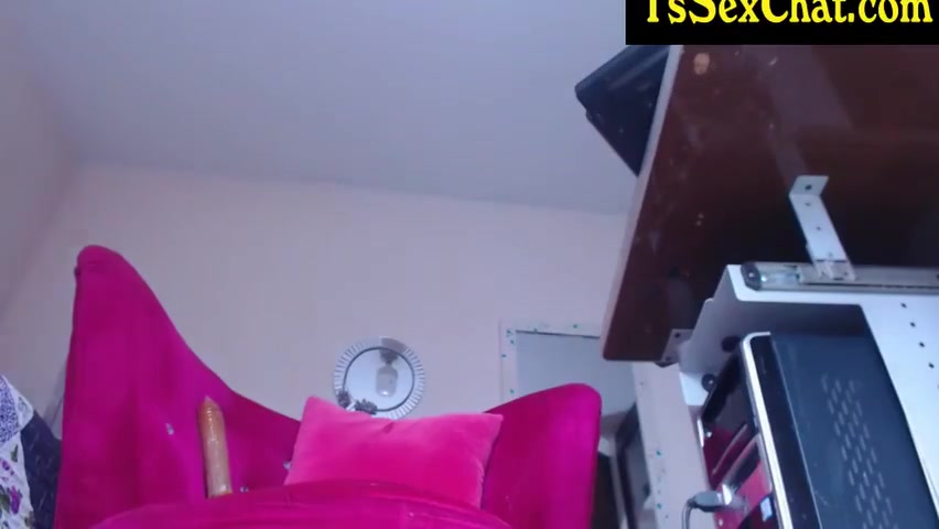 Shemale Midget Jaks Her Cock On Cam