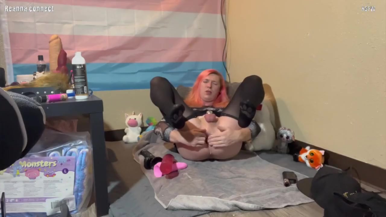Sissy Whore Sizing Back Up
