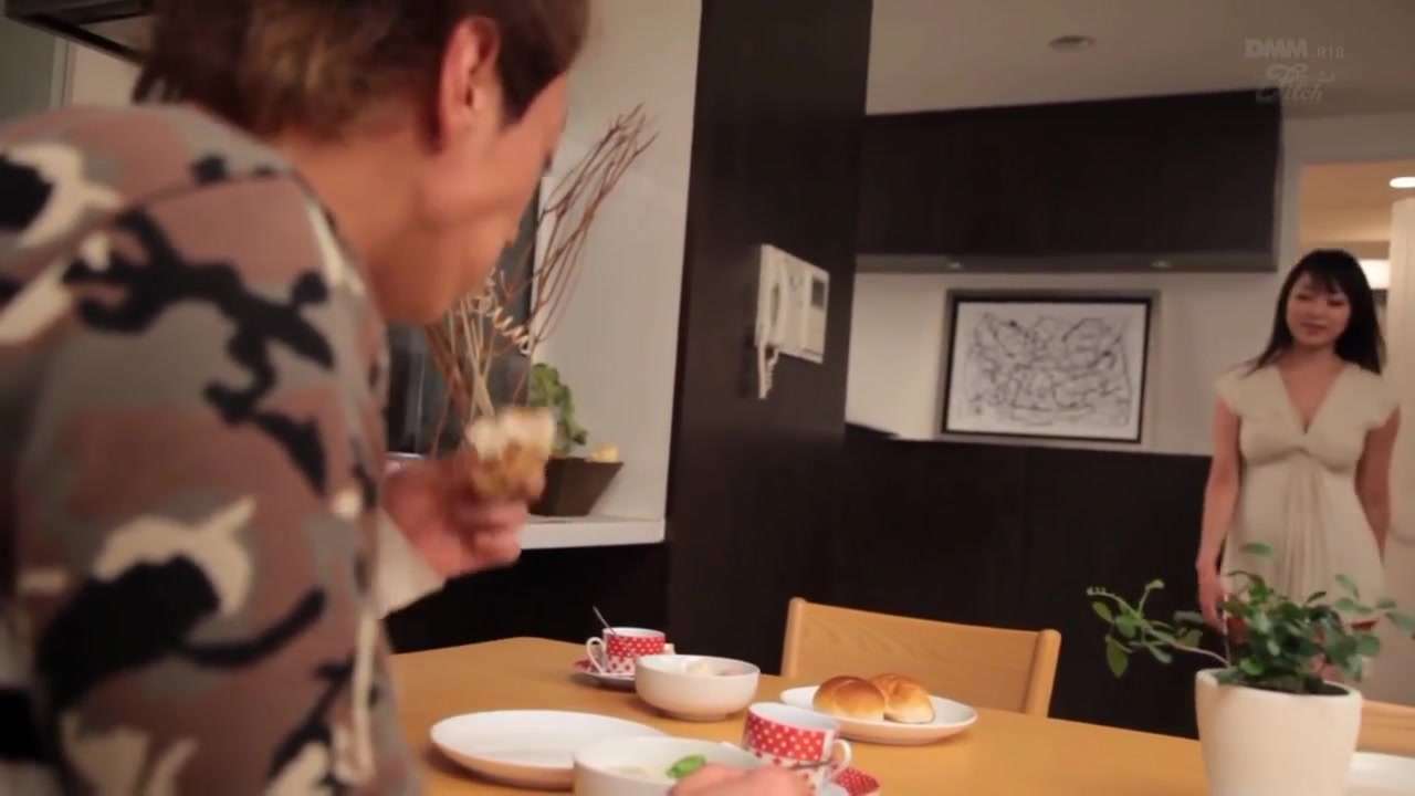 Amateur Asian Enjoys Hardcore Fuck In France