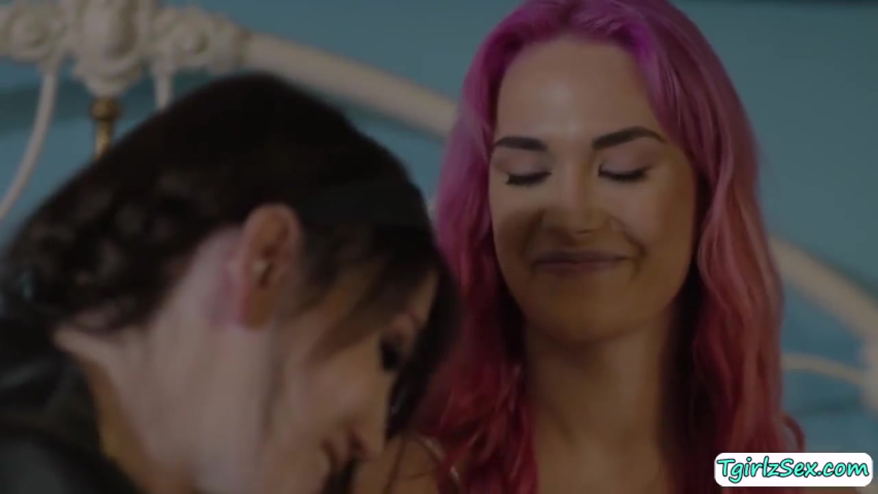 Ts Tranny Cock Gets Deepthroat And - Lena Moon