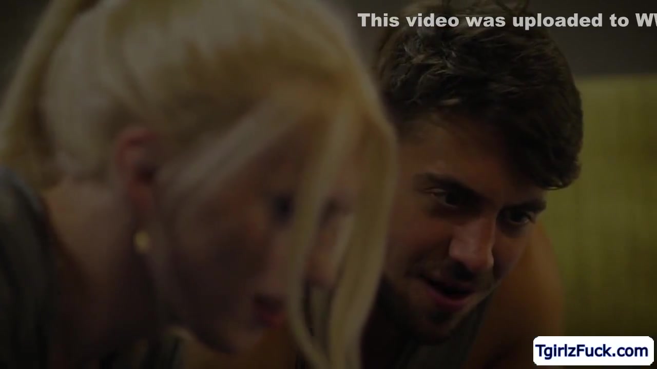 Izzy Wilde In Petite Blonde Shemale Analed