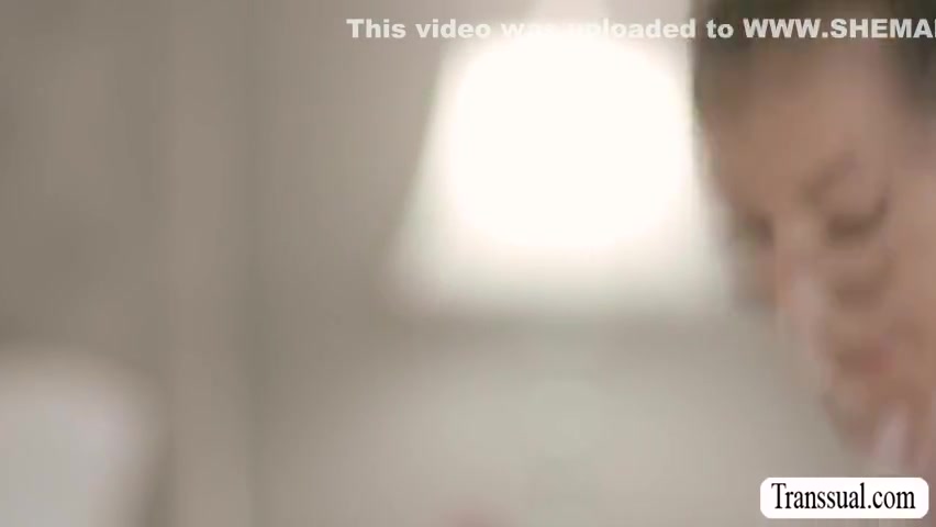Busty Masseuse Gives Her Ts Client A Extra Satisfying Service With Jenna Gargles