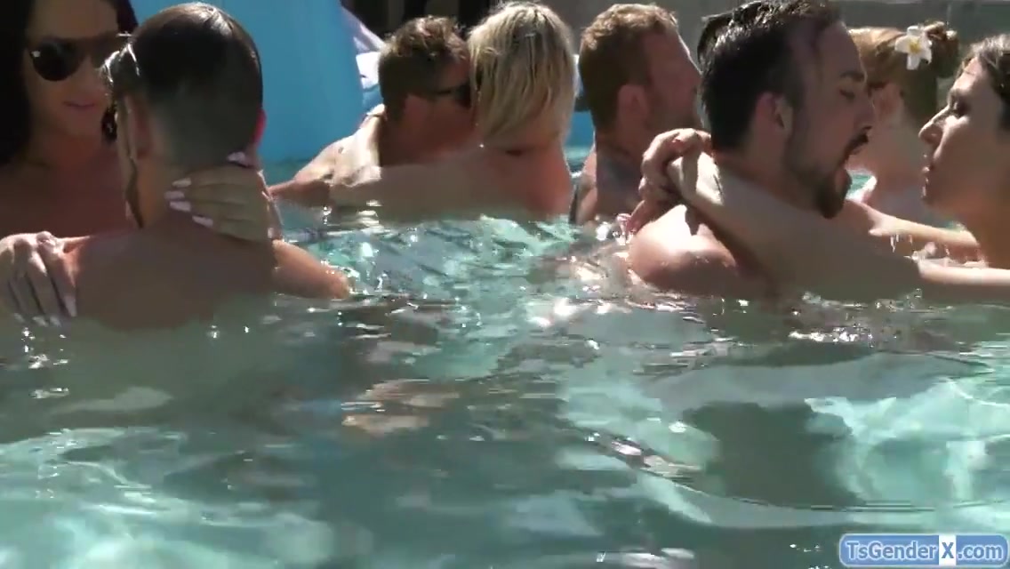 Aubrey Kate, Korra Del Rio And Khloe Kay In 4 Trannies Barebacked In Pool Party Orgy 6 Min
