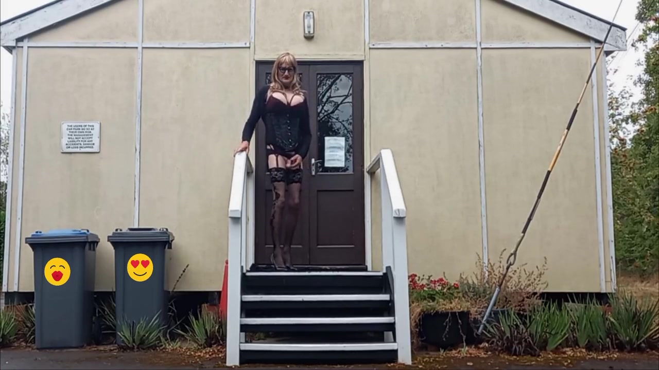 Tranny Masturbating Outdoors At The Hut