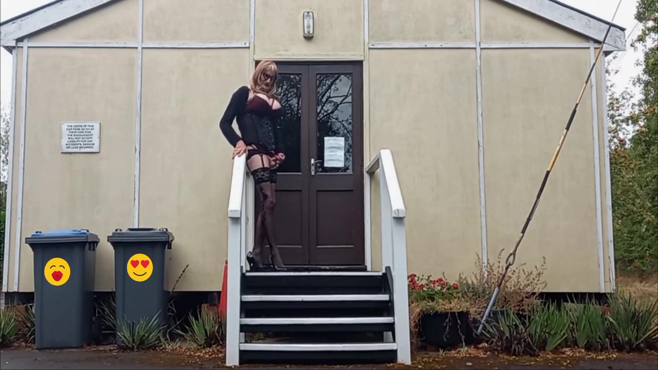 Tranny Masturbating Outdoors At The Hut