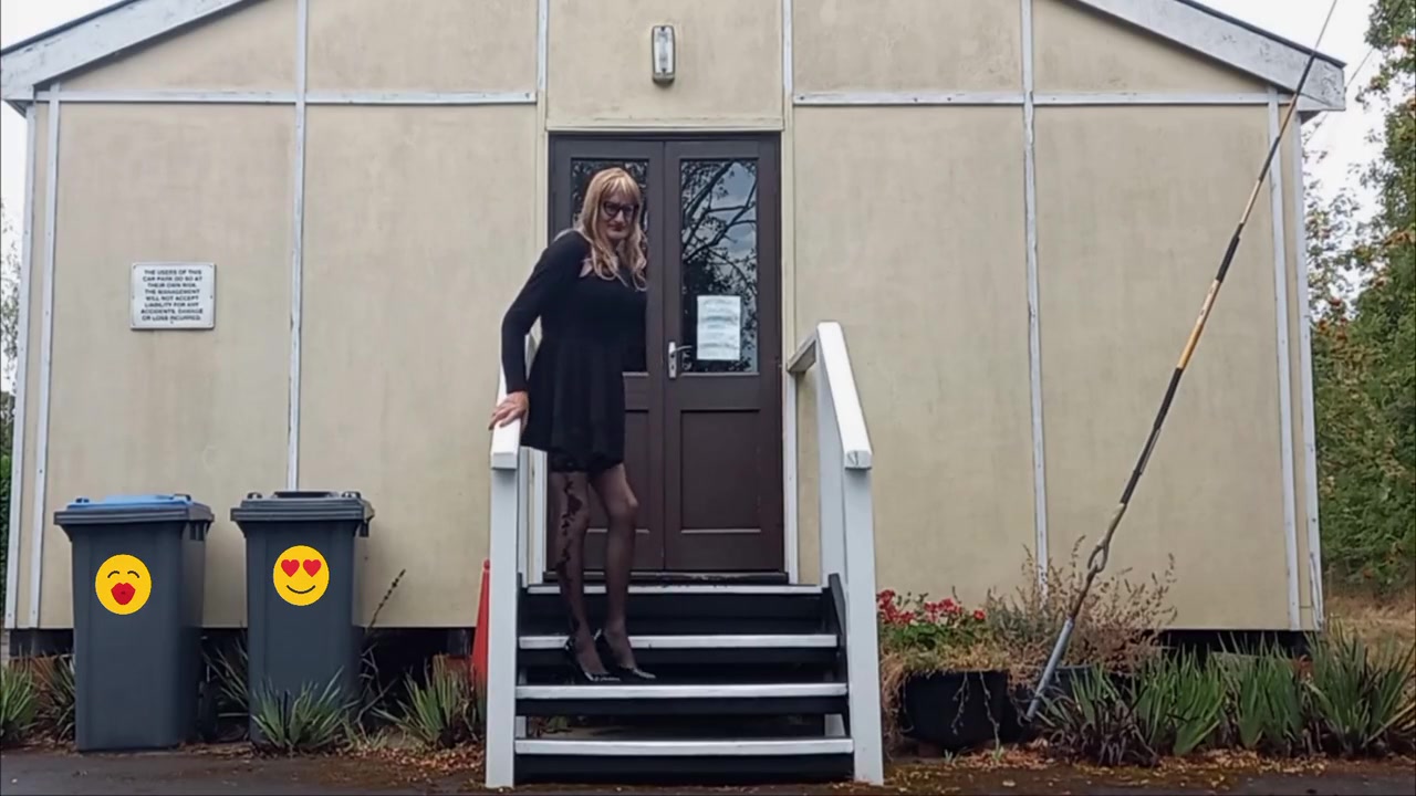 Tranny Masturbating Outdoors At The Hut