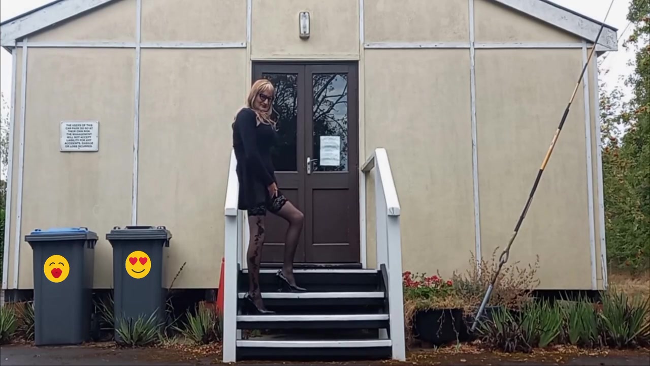 Tranny Masturbating Outdoors At The Hut
