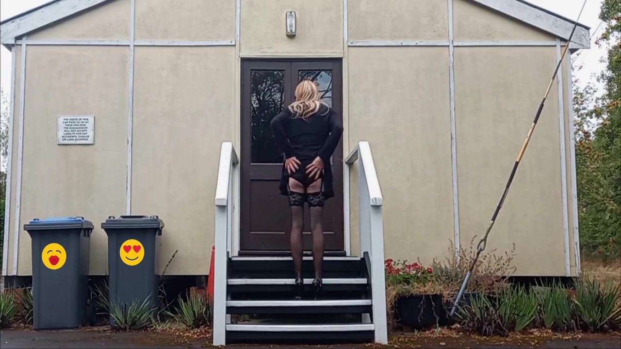 Tranny Masturbating Outdoors At The Hut