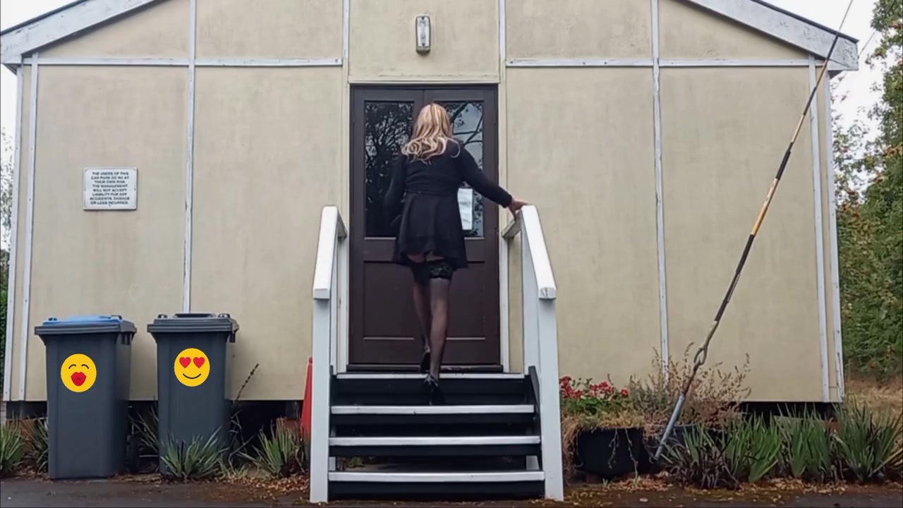Tranny Masturbating Outdoors At The Hut