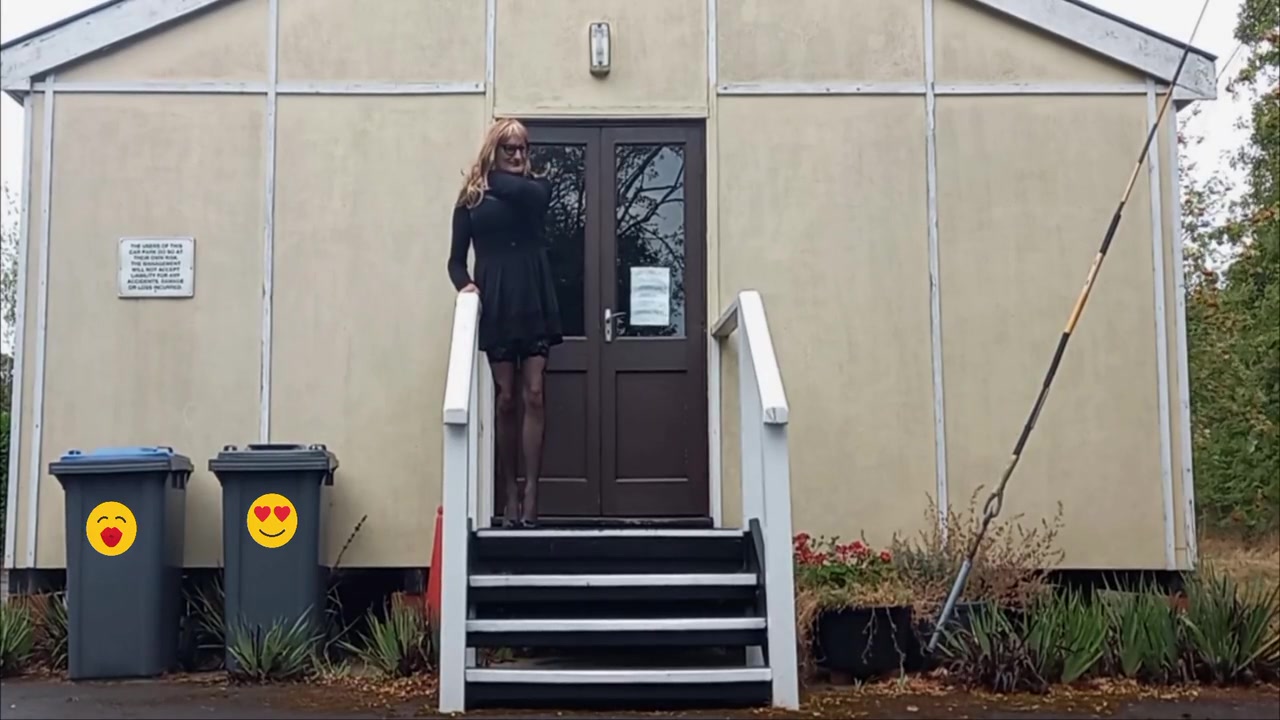 Tranny Masturbating Outdoors At The Hut