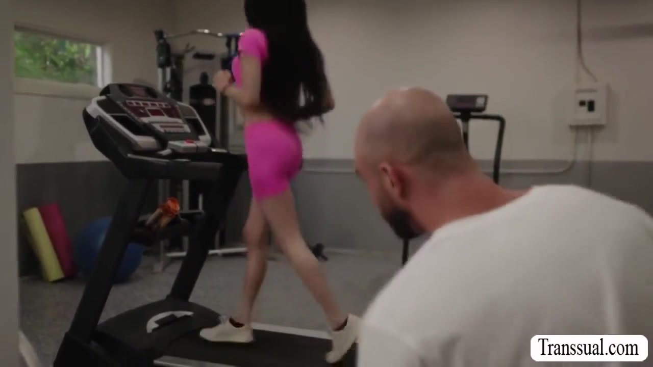 Attractive Shemale Gets Her Ass Licked And