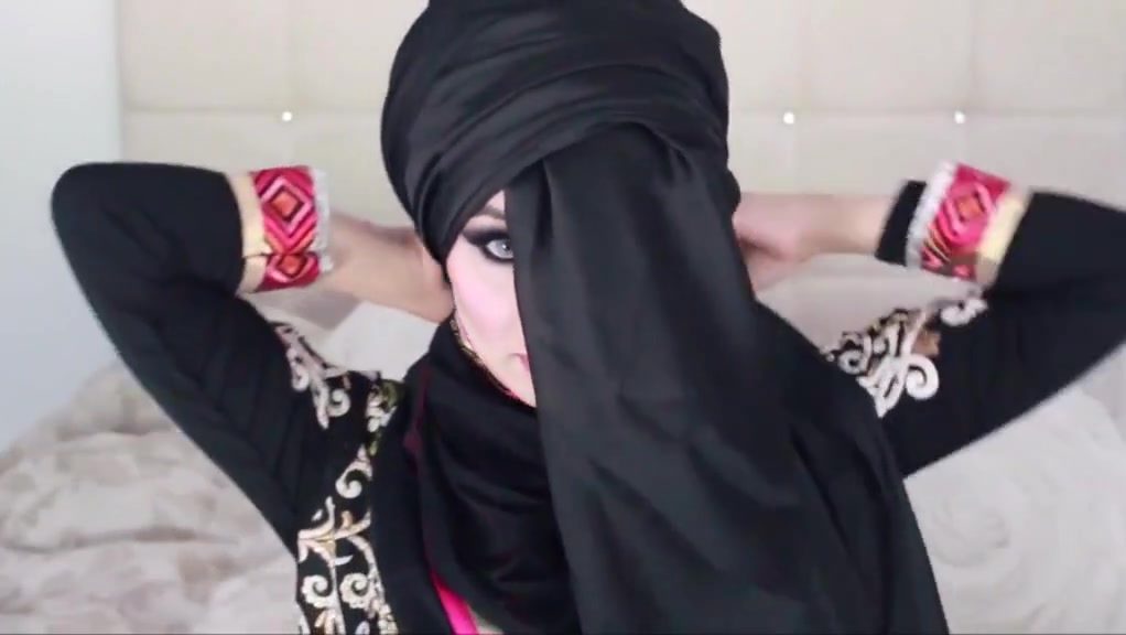 Concubine in a pakistani harem tells her story hindi urdu