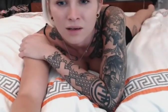 Big tits blonde tranny moans from masturbating