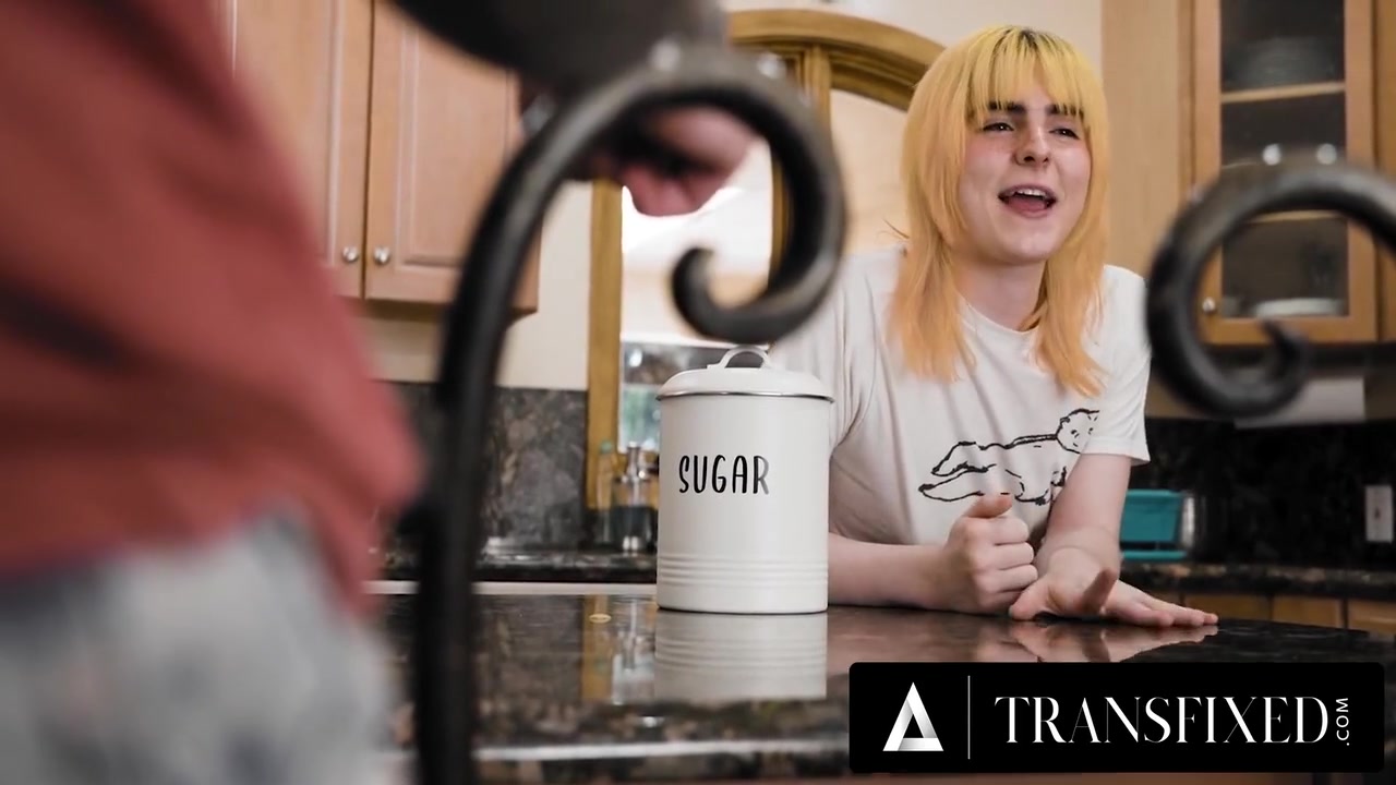 Transmasculine Roomies And Fight Over Kenzie Annes Pussy! With Cam Damage, Holly Wood And Jean Hollywood