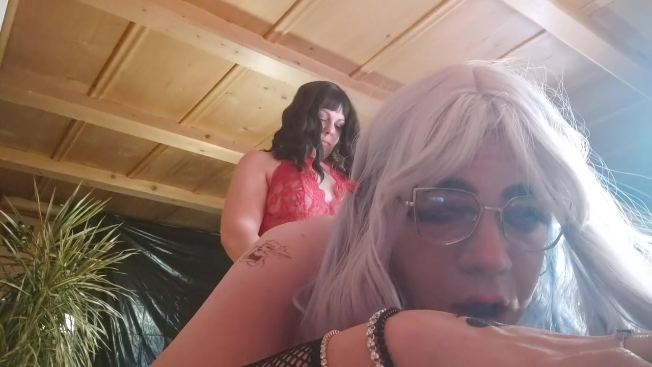 Sissy Gets Anal Pleasure - Face Close Up
