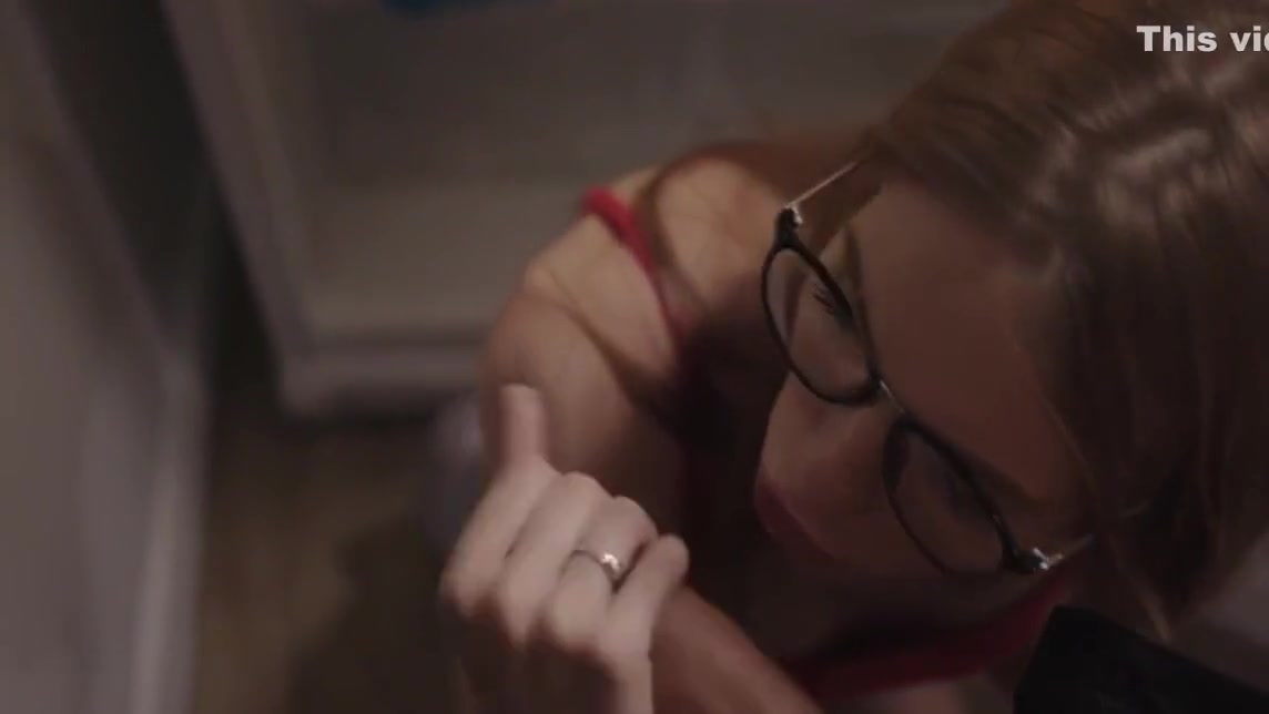 Tranny With Glasses Fucked In Asshole In Missionary 8 Min