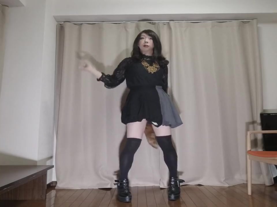 Japanese Crossdresser Masturbating Comfortably With S Tail In The Anus