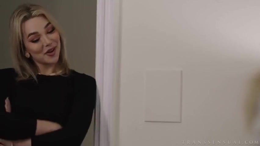 Hot Shemale Fucks A Girl With Emma Rose