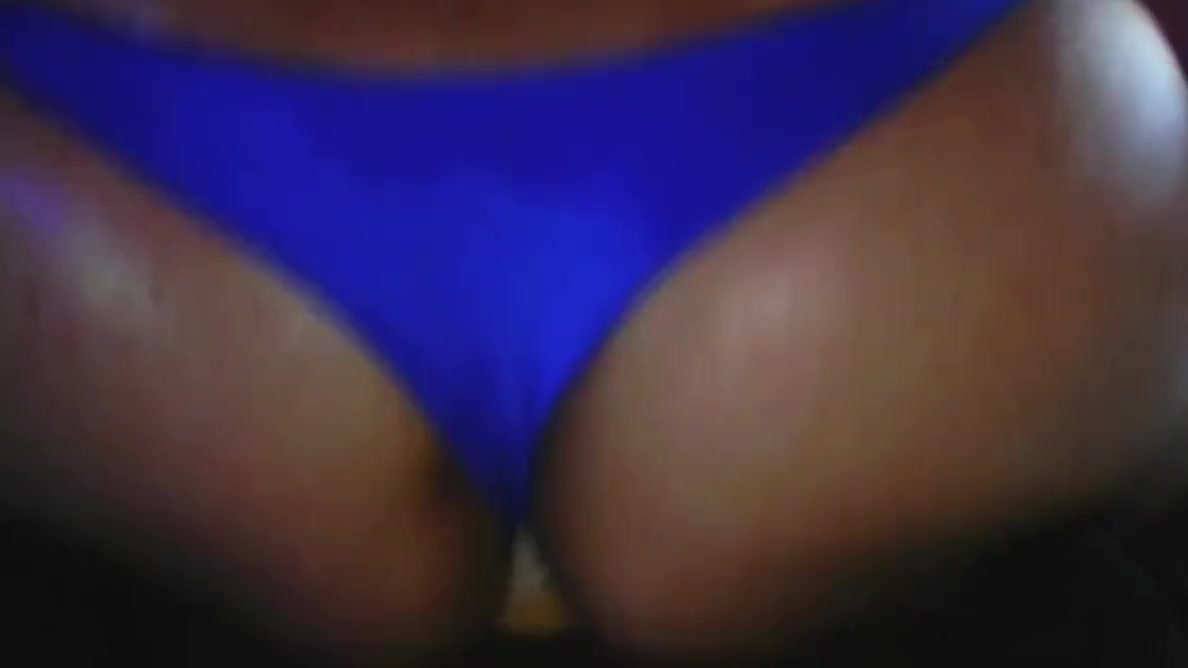 Kellycd666 More Blue Thong And Big Ass For You With Toy!