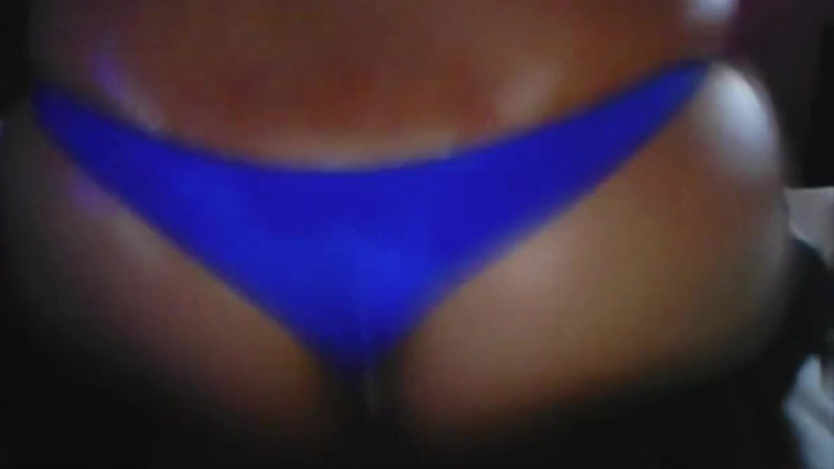 Kellycd666 More Blue Thong And Big Ass For You With Toy!