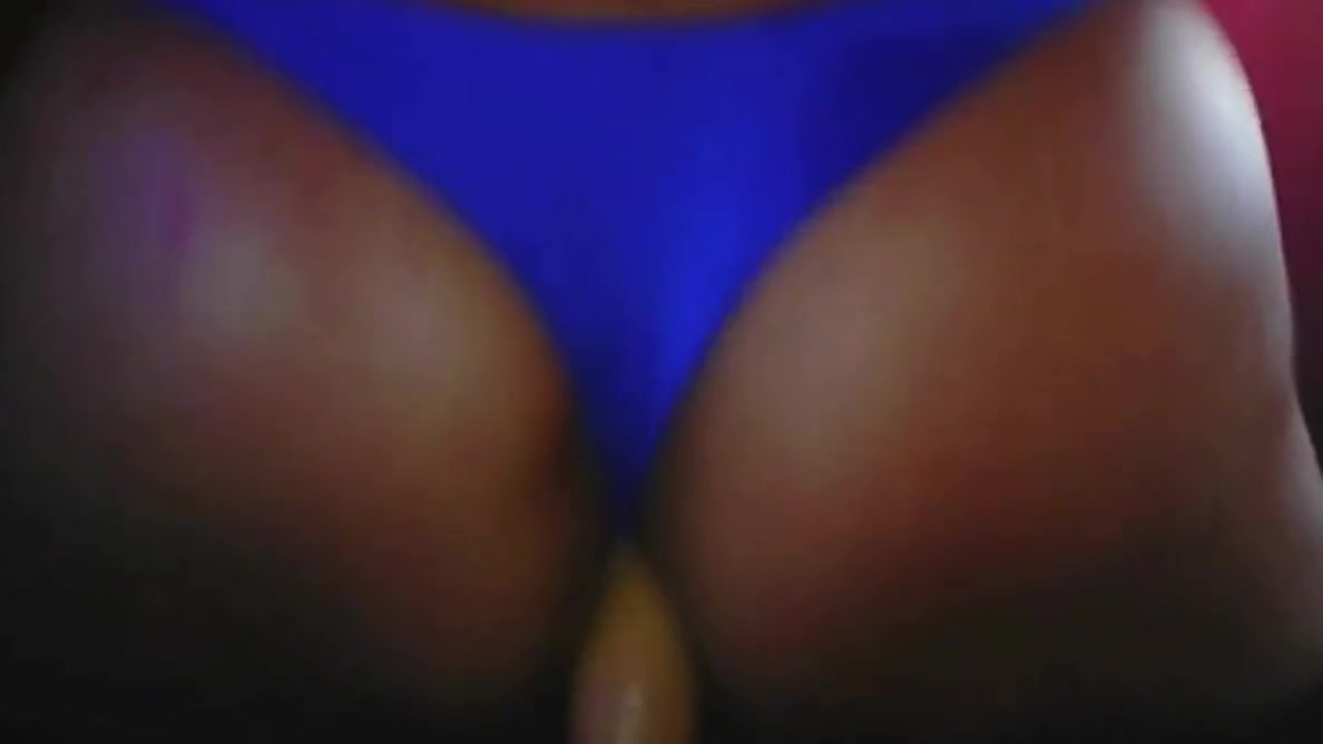 Kellycd666 More Blue Thong And Big Ass For You With Toy!