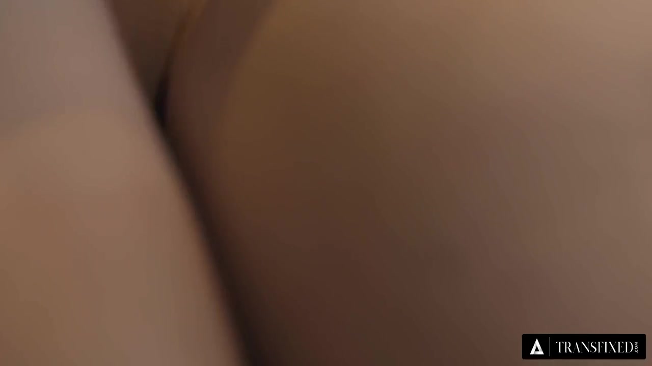 Busty T-girl Fucks Bubble Butt At Work! Portuguese Subtitles With Jane Wilde And Khloe Kay