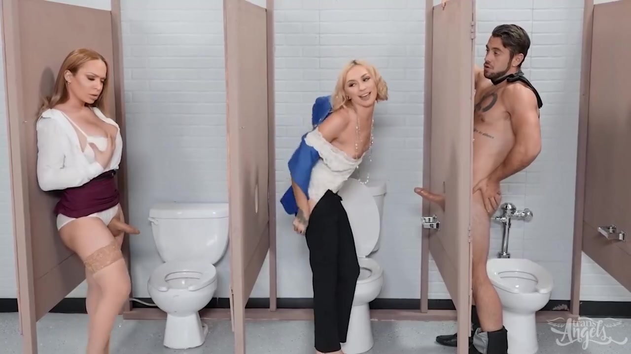Angel S, Chloe Temple And Dante Colle - And Double Penetrated In The Bathroom