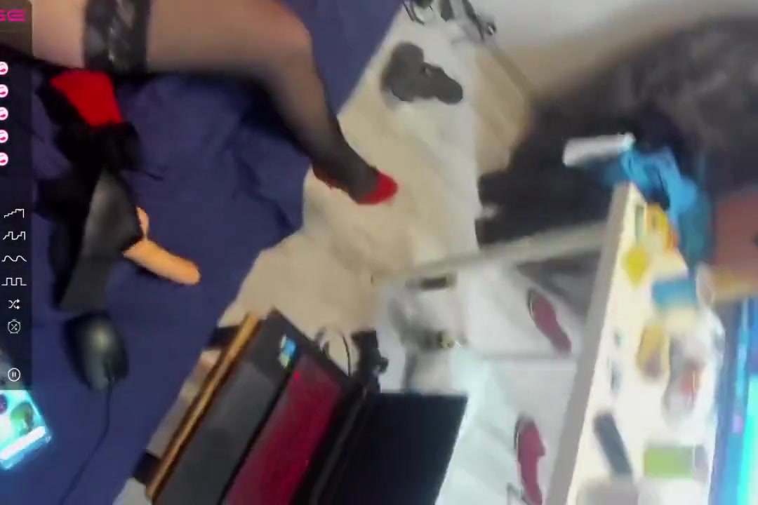 Women Fuck Guy