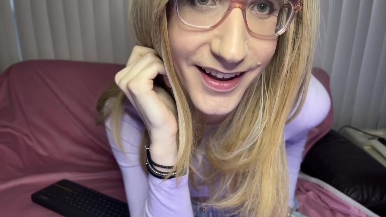 Trans Humiliatrix Feet And Spit Worship