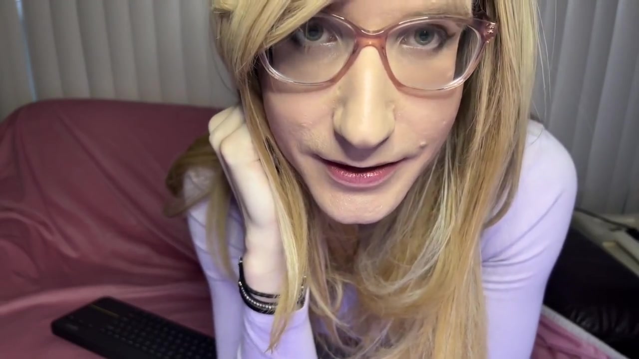 Trans Humiliatrix Feet And Spit Worship