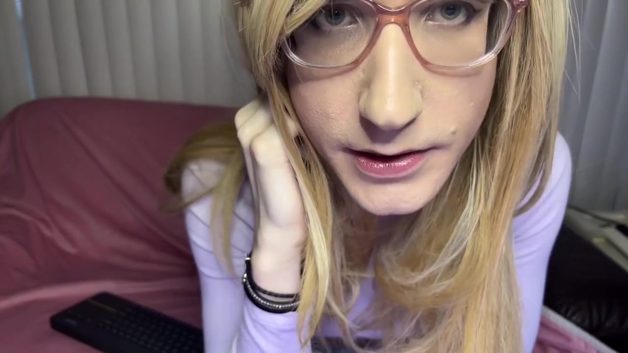 Trans Humiliatrix Feet And Spit Worship