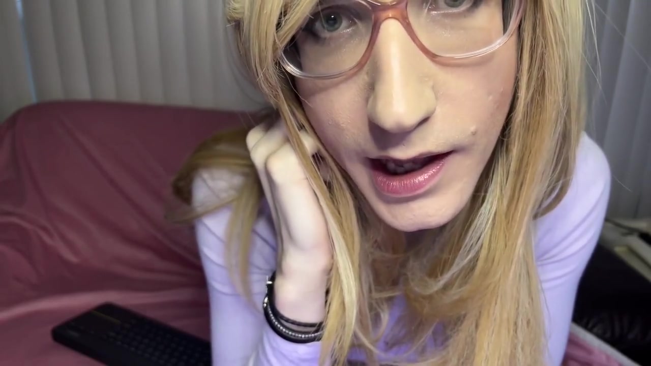Trans Humiliatrix Feet And Spit Worship