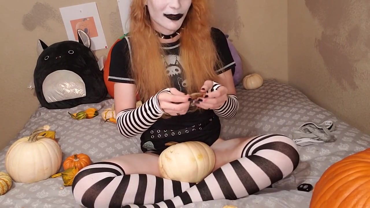 Best Halloween Special Ever: Trans Girl Breeds A Pumpkin