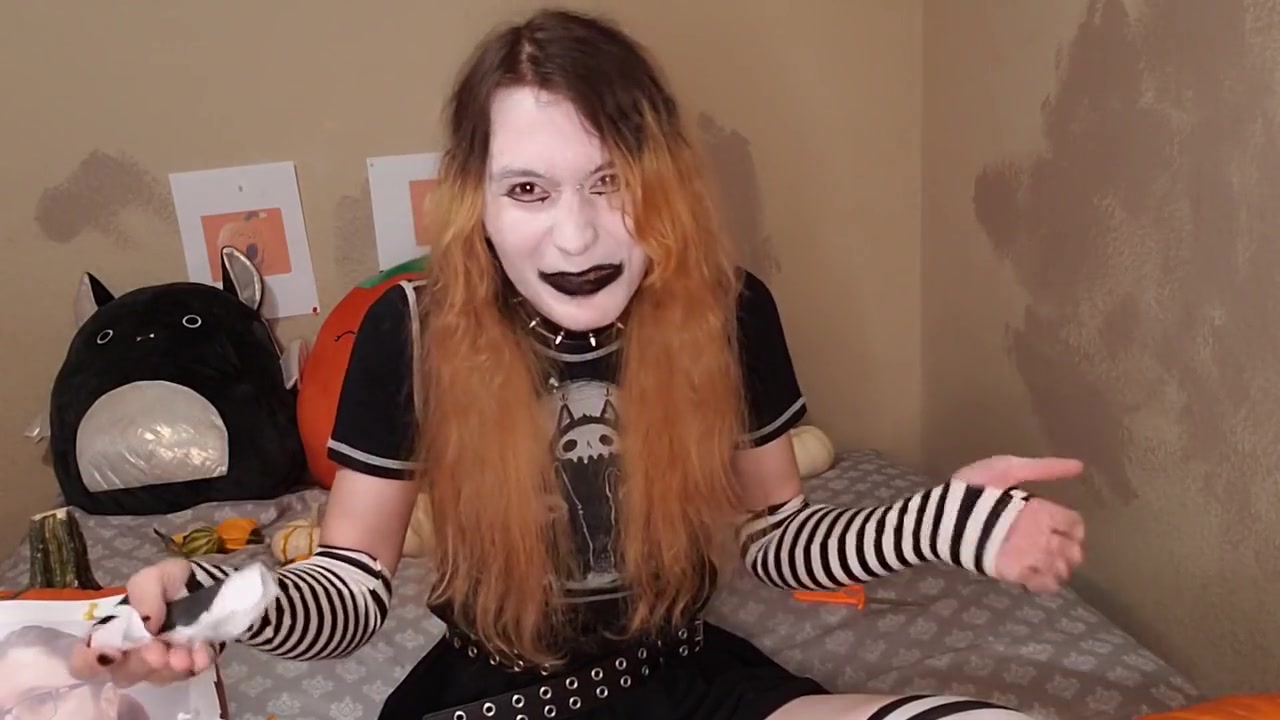 Best Halloween Special Ever: Trans Girl Breeds A Pumpkin