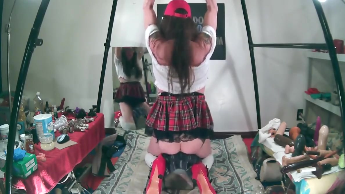 Bobbie Waiting For A Cock To Show Up