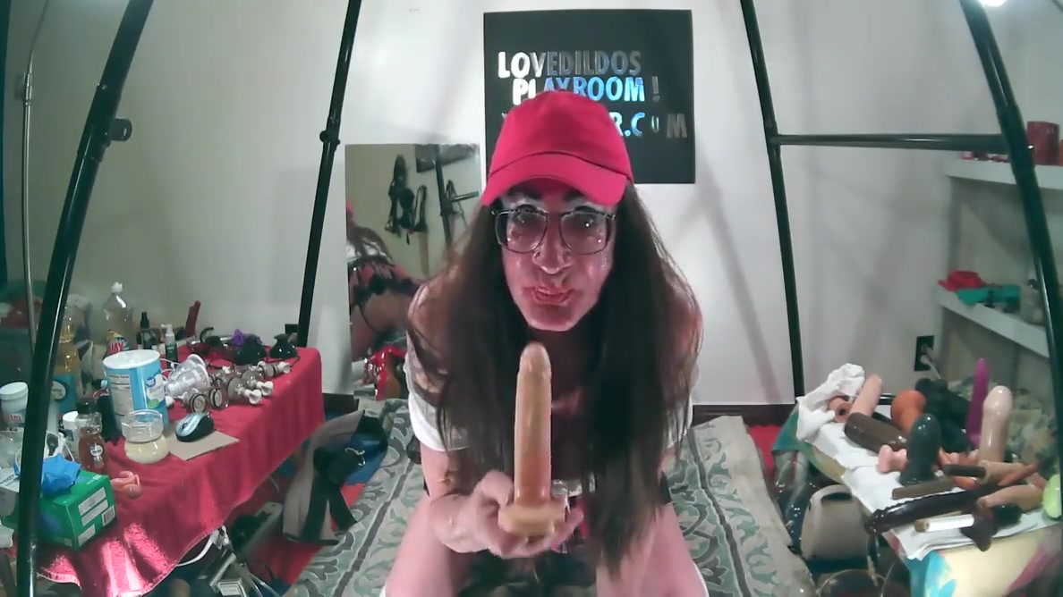 Bobbie Waiting For A Cock To Show Up