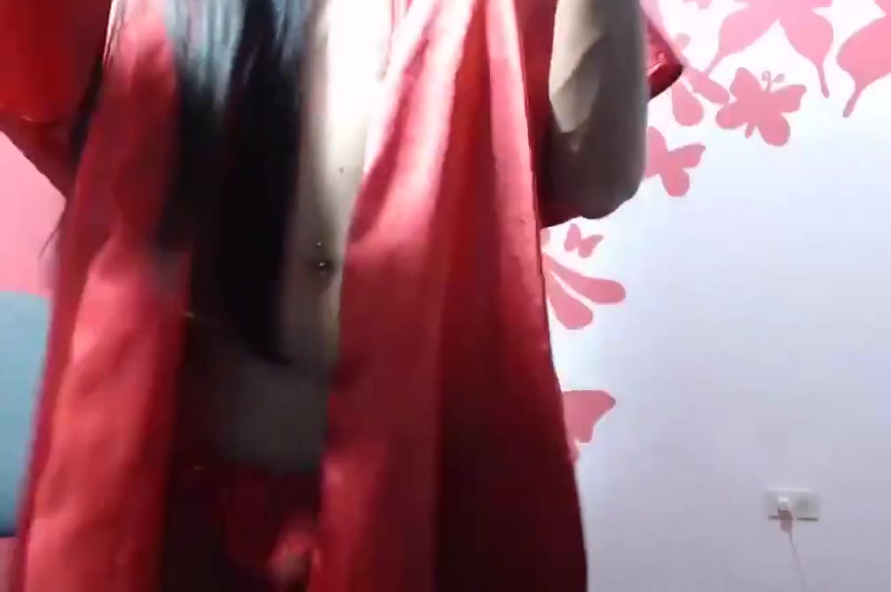 Epic Fit Babe Shemale In Red On Webcam By Sharingan98