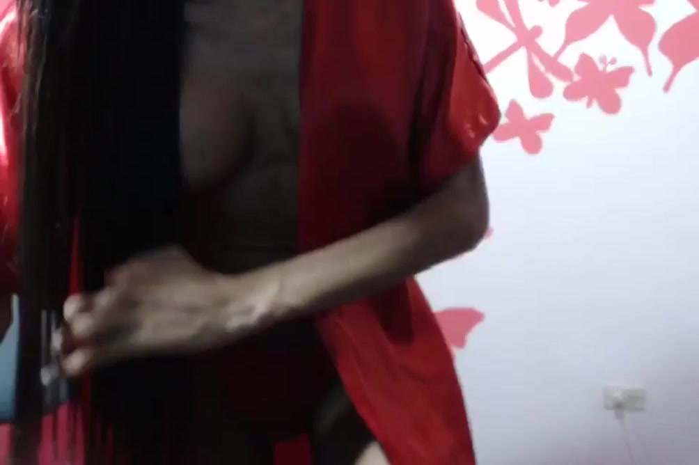 Epic Fit Babe Shemale In Red On Webcam By Sharingan98