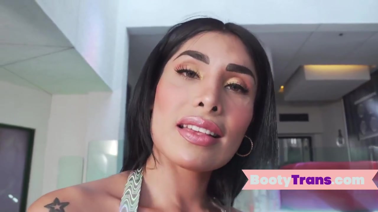 Booty Licious In Bigass Ts Teases Ass In Lingerie With Black Bf