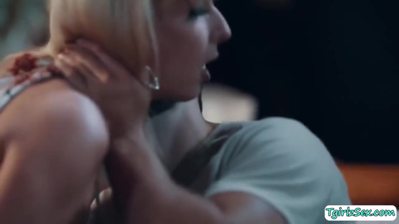 Jamie French - Hunk Straight Guy Anal Fucks Busty Blonde Tranny