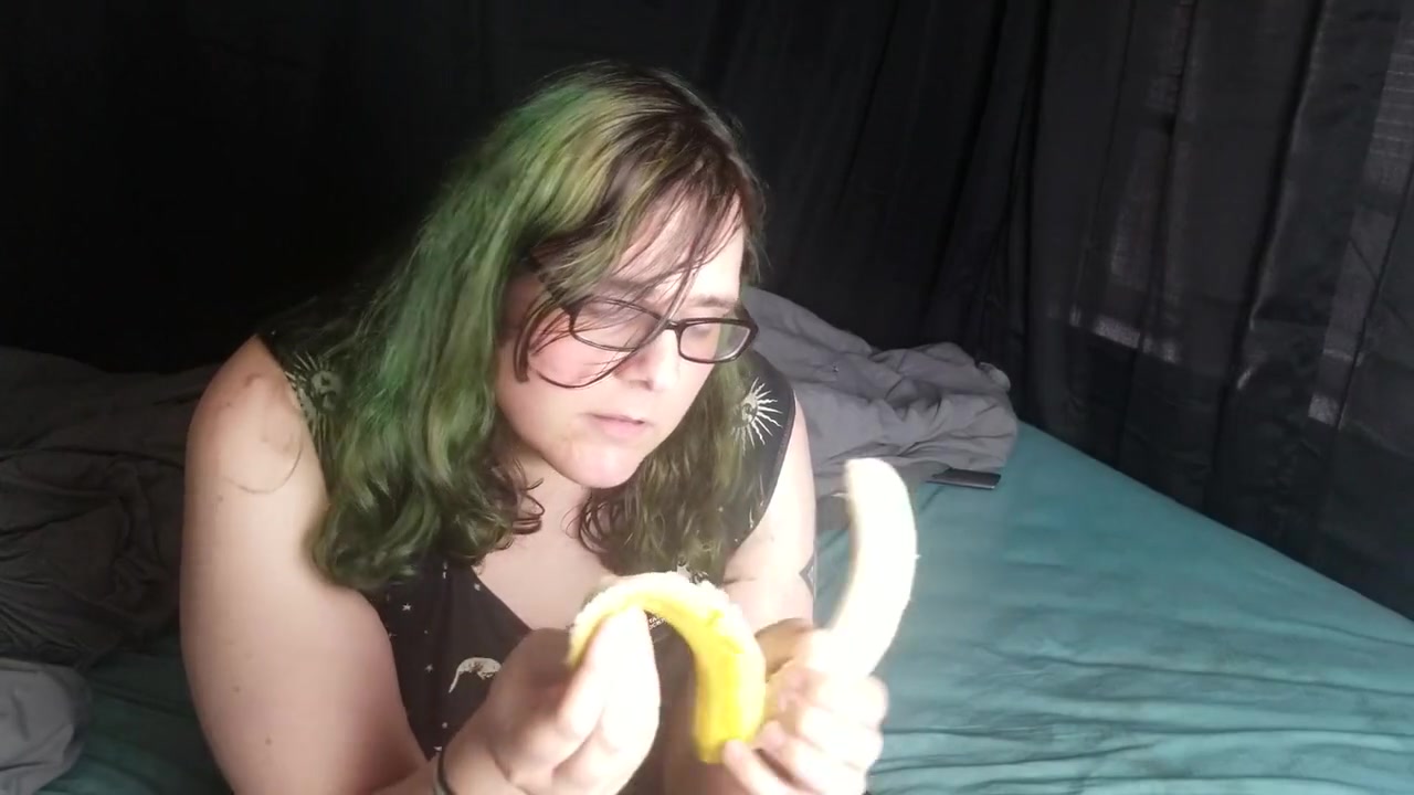 Trans Girl Seductively-ish Eats A Banana. (4k Uhd)