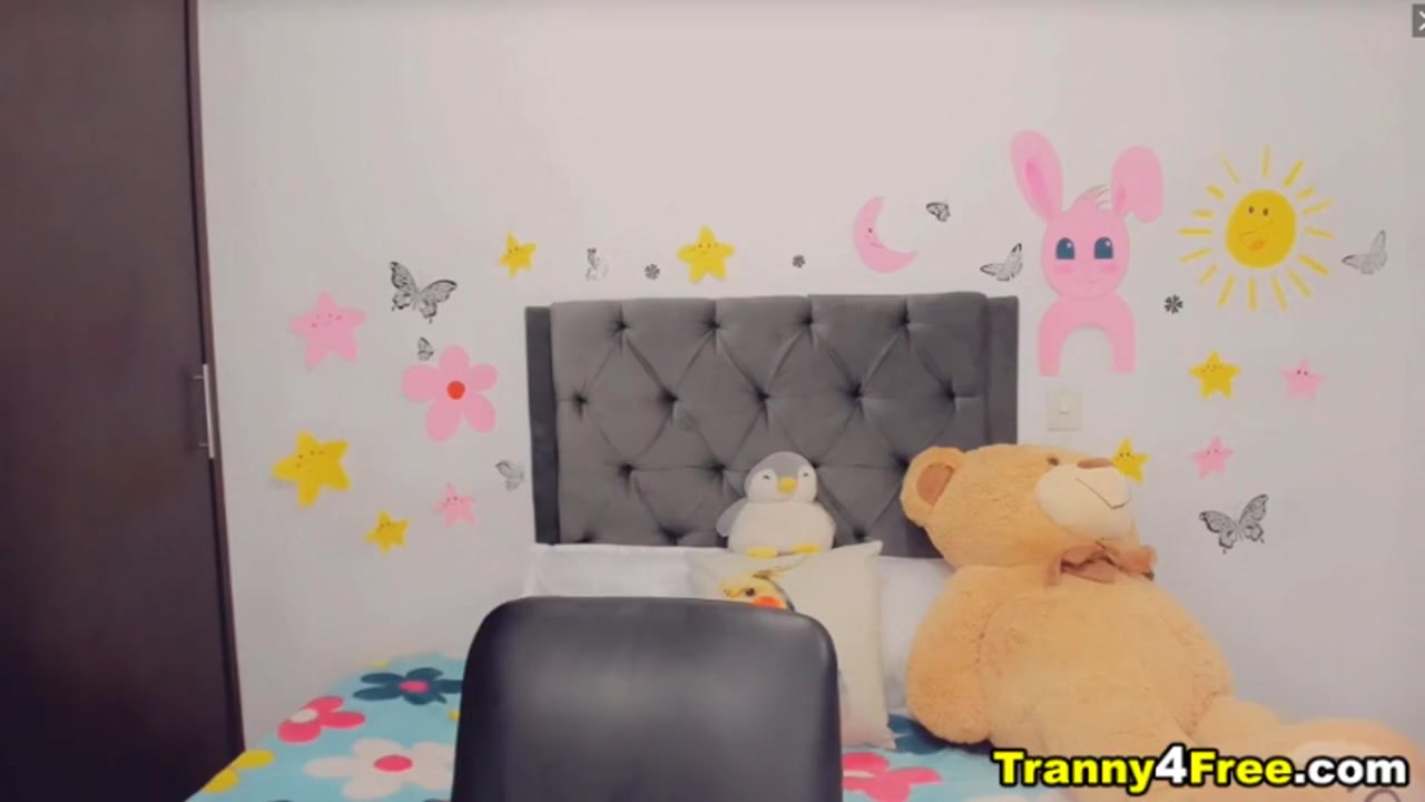 Tranny Beauty Sensual Masturbating Session