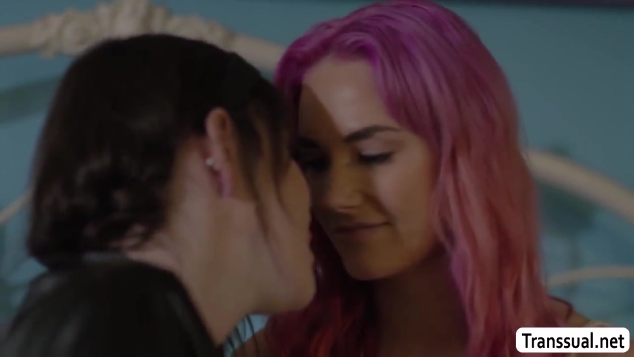 Fucks Her Wet Pussy Stepsister