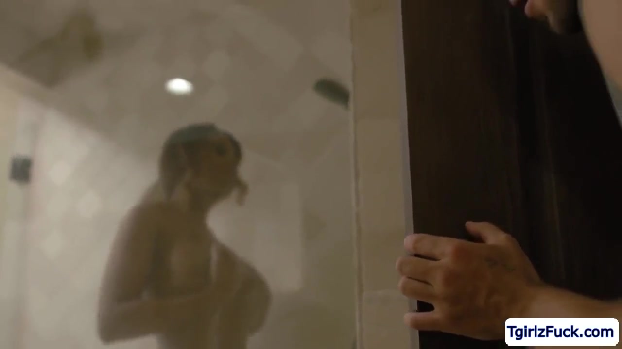 Straight Guy Anals Sexy Latina Ts In The Closet With Jexxxica Blake